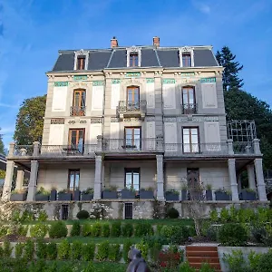 villa-russie.hotels-rhonealpes.com/